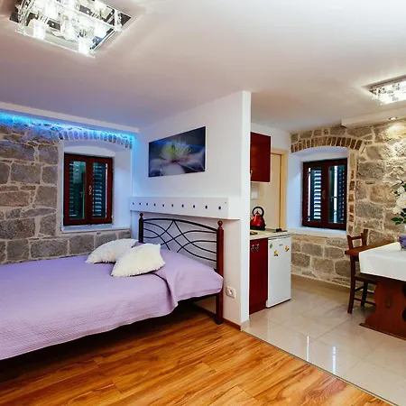 House Sandra 2 招待所 3*