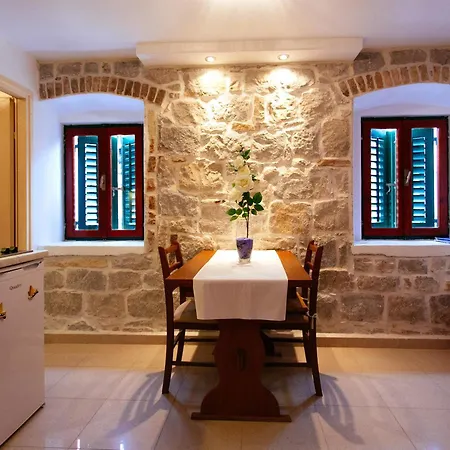 招待所 House Sandra 2 3*