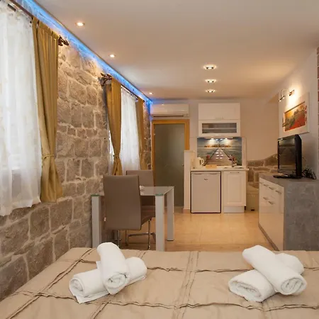 House Sandra 2 招待所