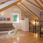House Sandra 2 Pensjonat 3*