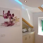 House Sandra 2 Pensjonat 3*