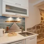 House Sandra 2 3*