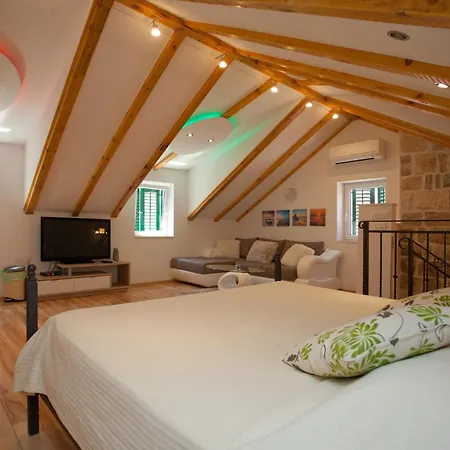 House Sandra 2 3* 스플리트