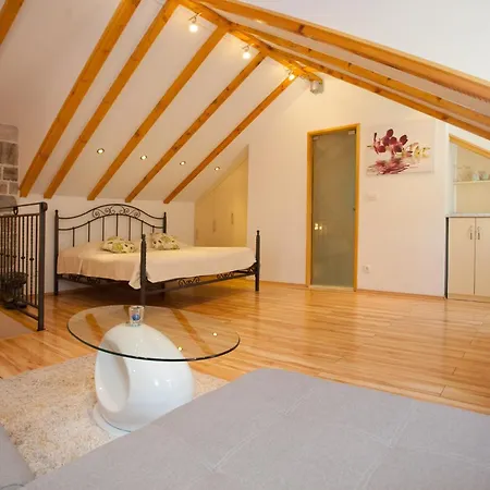 House Sandra 2 게스트하우스 스플리트