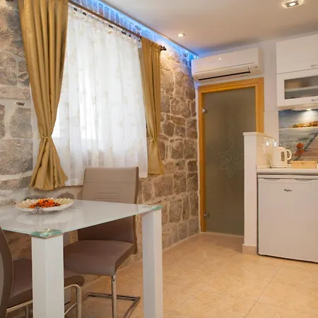 House Sandra 2