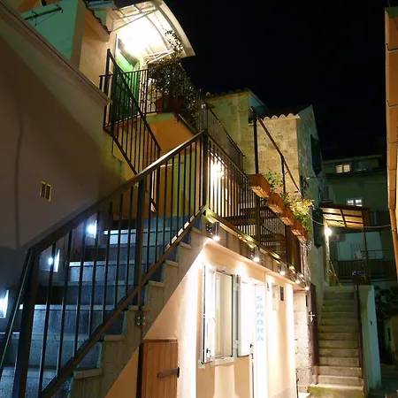 House Sandra 2 *