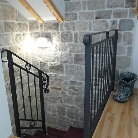 Guest house House Sandra 2 *