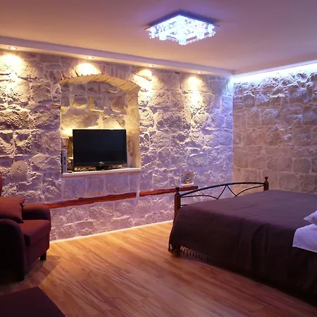 House Sandra 2 Guest house