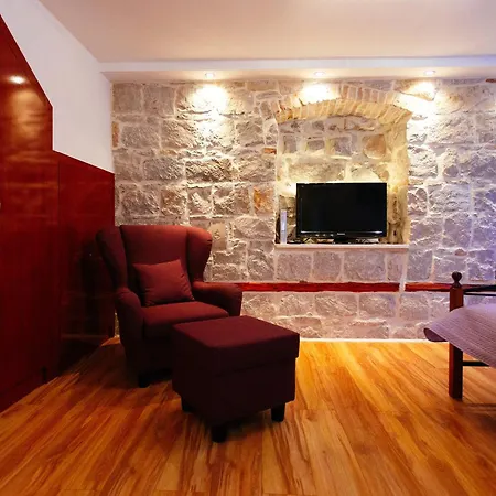 House Sandra 2 Guest house *