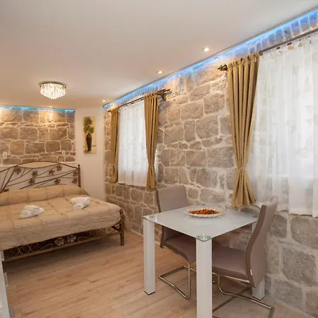 House Sandra 2 *