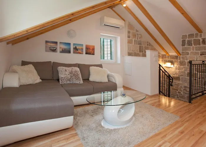 House Sandra 2