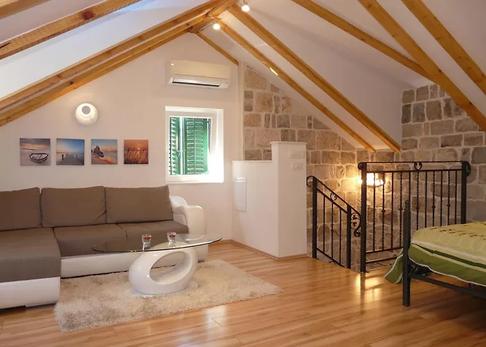 House Sandra 2 Affittacamere 3*