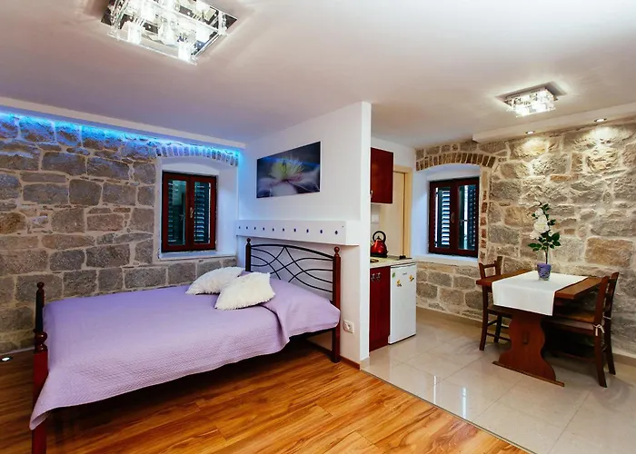 House Sandra 2 Affittacamere 3*