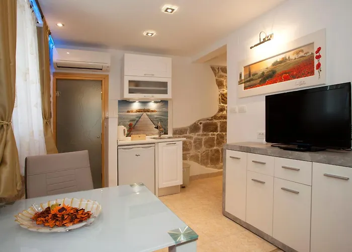 House Sandra 2