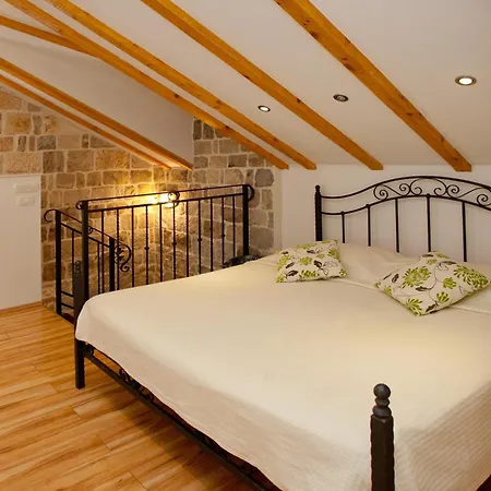 Gostinjska kuća House Sandra 2 3*