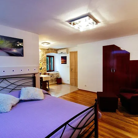 Gostinjska kuća House Sandra 2